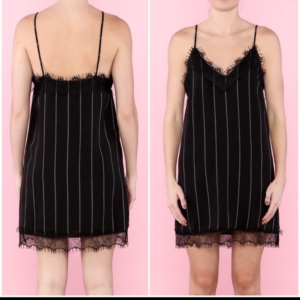 Slipdress with lace trim details and pinstripes. - Picture 5 of 6